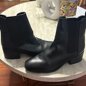 Reaction Kenneth Cole Sleek Black Ankle Boots